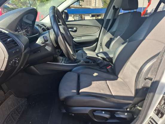 BMW-118i-2010