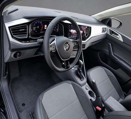 BMW-218i-2020