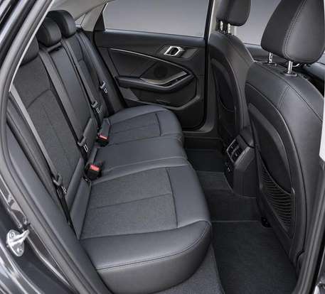 BMW-218i-2020