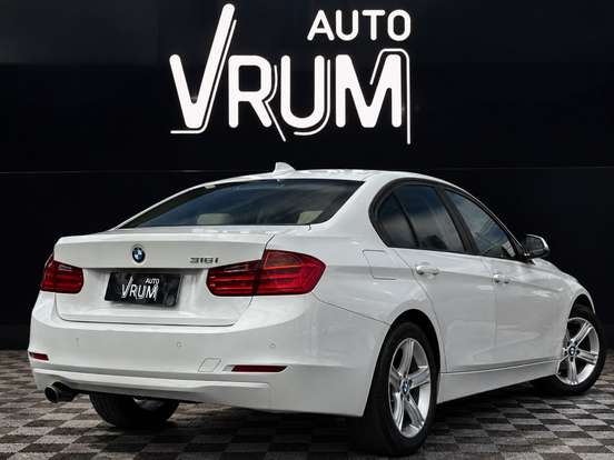 BMW-316i-1.6 SEDAN 16V TURBO GASOLINA 4P AUTOMATICO BMW-316i-2013