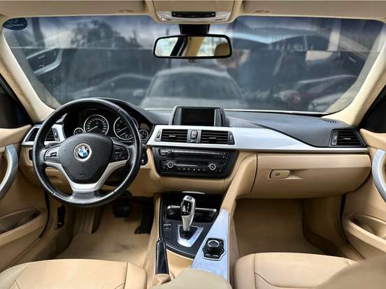 BMW-316i-2013