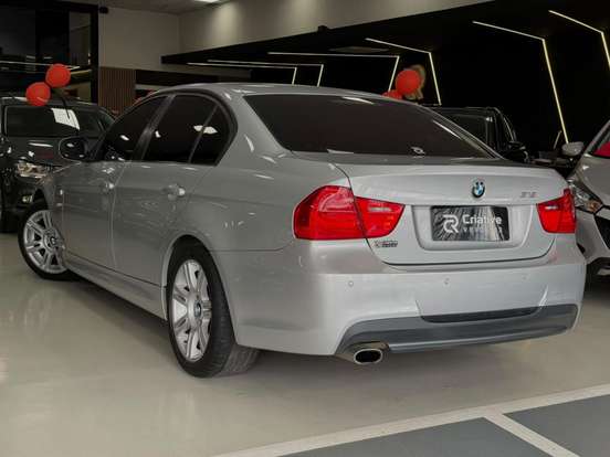BMW-318i-2.0 SEDAN 16V GASOLINA 4P AUTOMÁTICO BMW-318i-2011