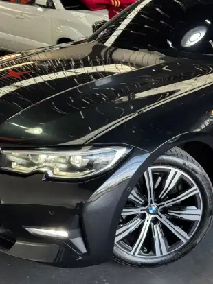BMW-320i-2021