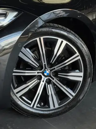 BMW-320i-2021