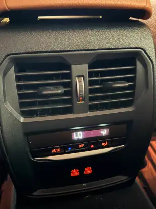 BMW-320i-2021