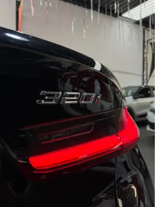BMW-320i-2021
