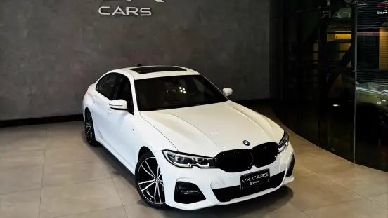 BMW-320i-2020