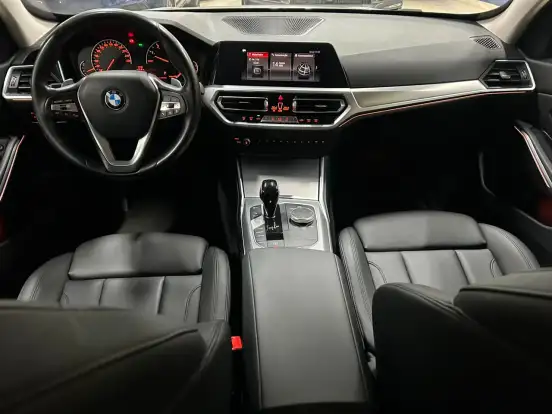BMW-320i-2.0 16V TURBO GASOLINA SPORT AUTOMÁTICO BMW-320i-2019