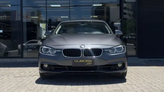 BMW-320i-2017
