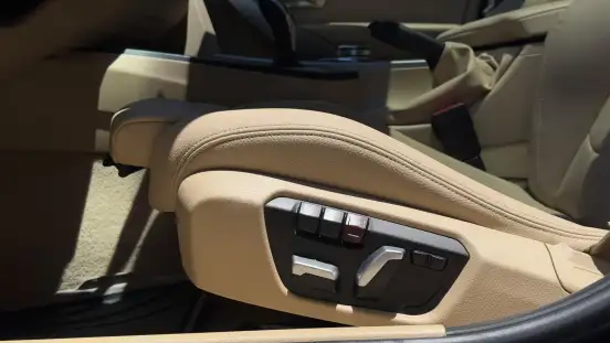 BMW-320i-2017