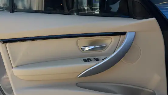 BMW-320i-2017