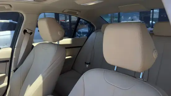 BMW-320i-2017