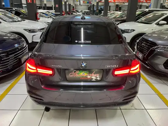 BMW-320i-2017