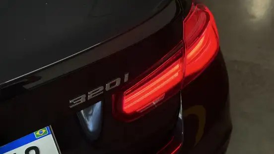 BMW-320i-2017