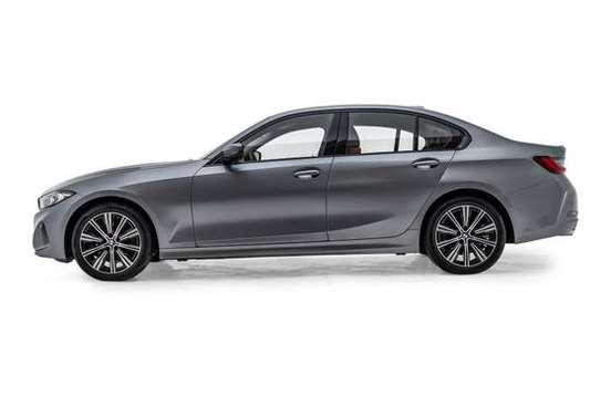 BMW-320i-2024