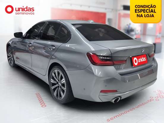 BMW-320i-2023