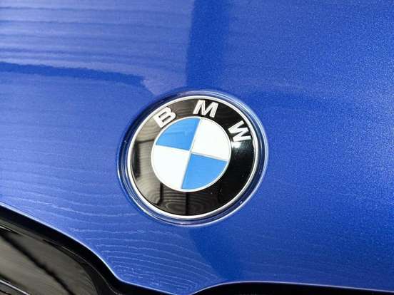 BMW-320i-2021