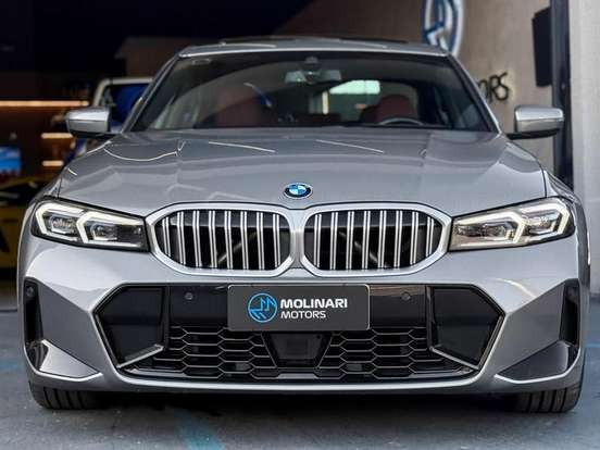 BMW-320i-2022