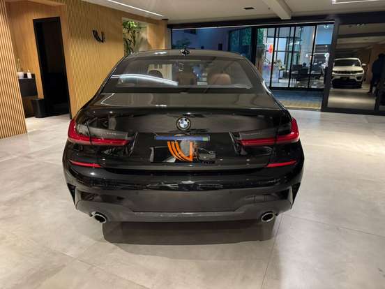 BMW-320i-2.0 16V TURBO GASOLINA M SPORT AUTOMÁTICO BMW-320i-2020