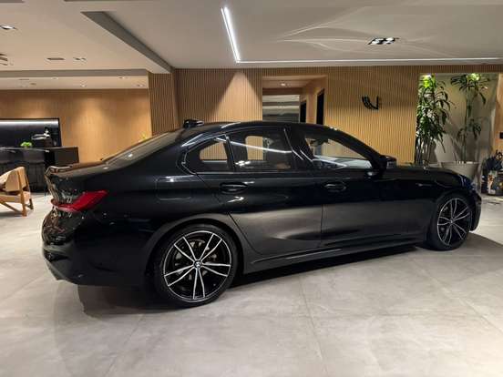 BMW-320i-2.0 16V TURBO GASOLINA M SPORT AUTOMÁTICO BMW-320i-2020