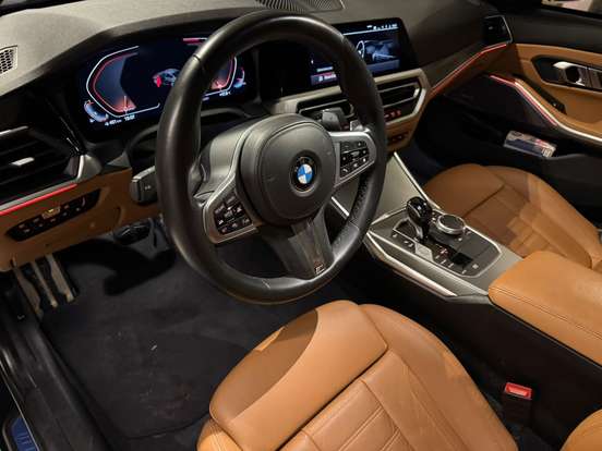 BMW-320i-2.0 16V TURBO GASOLINA M SPORT AUTOMÁTICO BMW-320i-2020