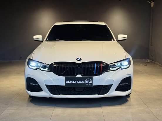 BMW-320i-2019
