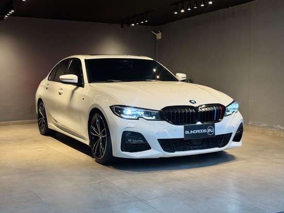 BMW-320i-2019