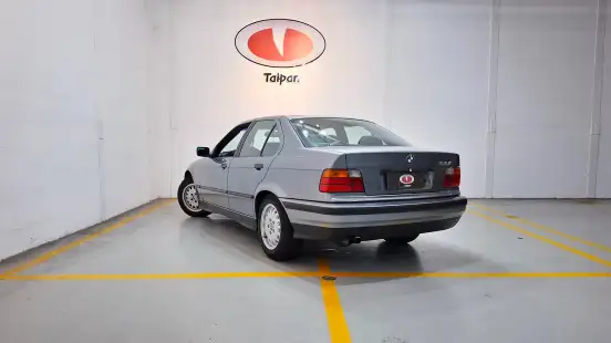 BMW-325i-2.5 SEDAN 24V GASOLINA 4P AUTOMÁTICO BMW-325i-1994
