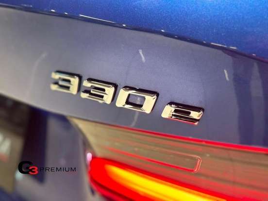 BMW-330e-2023
