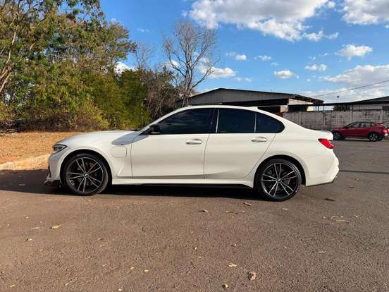 BMW-330e-2.0 16V TURBO HÍBRIDO M SPORT AUTOMÁTICO BMW-330e-2021