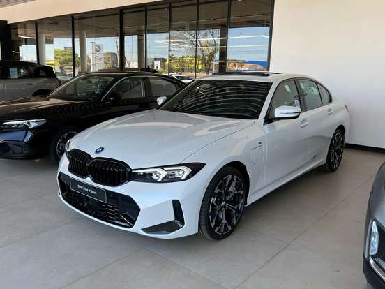 BMW-330e-2025