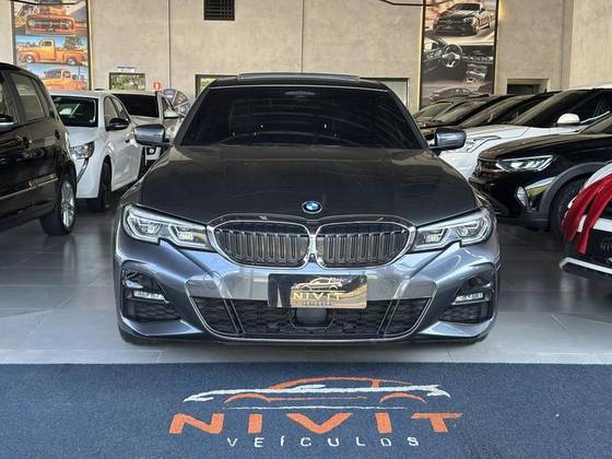 BMW 330i 2.0 16V TURBO GASOLINA M SPORT AUTOMÁTICO