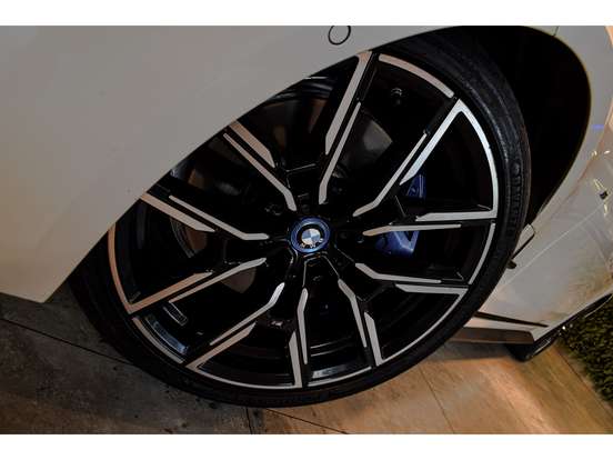 BMW-I4-2023