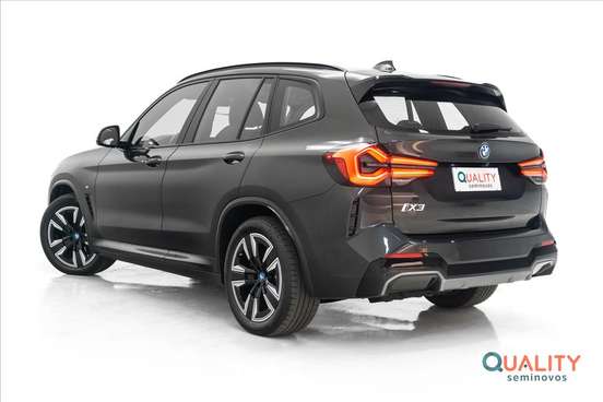 BMW-iX3-2024