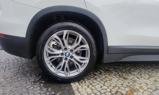 BMW-X1-2021