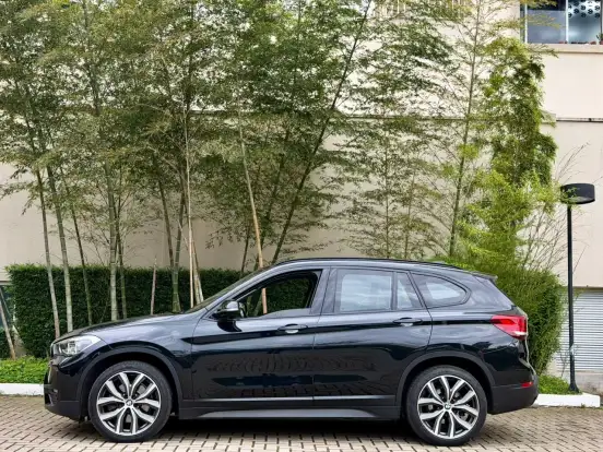BMW-X1-2022