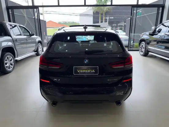 BMW-X1-2021