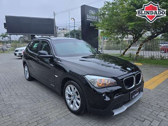BMW-X1-2011