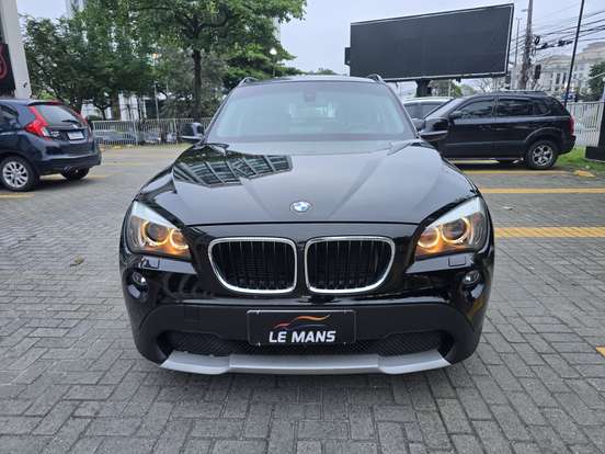 BMW-X1-2011