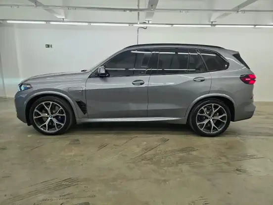 BMW-X5-3.0 I6 TURBO HÍBRIDO XDRIVE50E M SPORT AUTOMÁTICO BMW-X5-2024