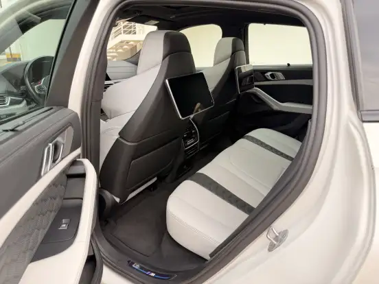 BMW-X6-2023