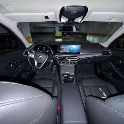 BMW-320i-2023