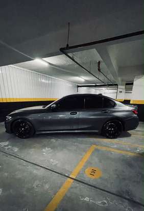 BMW-320i-2020