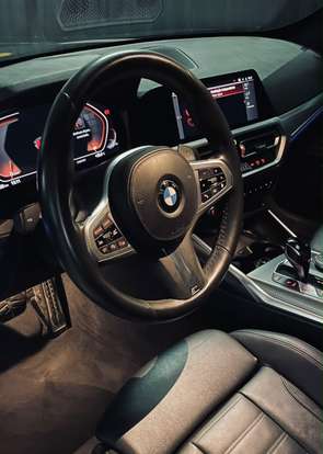 BMW-320i-2020