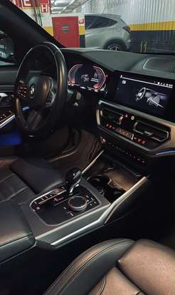 BMW-320i-2020
