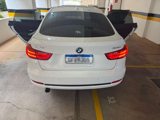 BMW-320i-2016