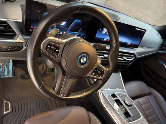 BMW-330e-2.0 16V TURBO HÍBRIDO M SPORT AUTOMÁTICO BMW-330e-2022
