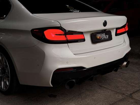 BMW-540i-3.0 24V TURBO GASOLINA M SPORT AUTOMÁTICO BMW-540i-2017