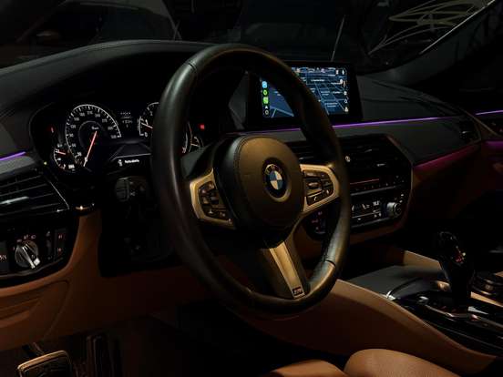 BMW-540i-3.0 24V TURBO GASOLINA M SPORT AUTOMÁTICO BMW-540i-2017