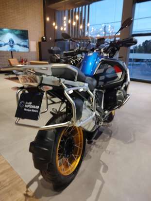 BMW-R 1250 GS ADVENTURE-2024